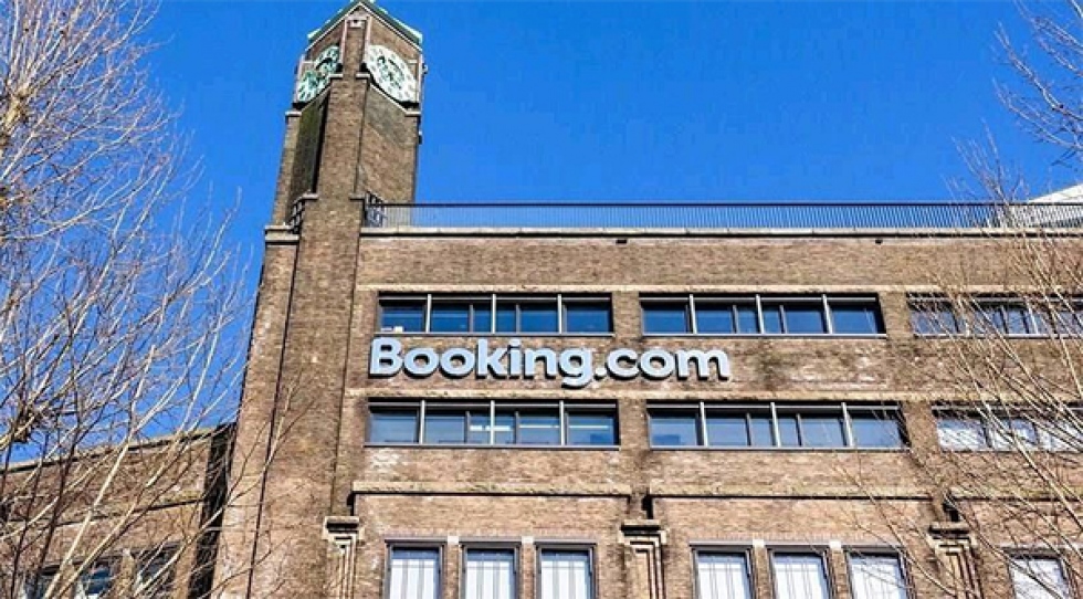 Demandan a Booking por ocultar sobreprecios