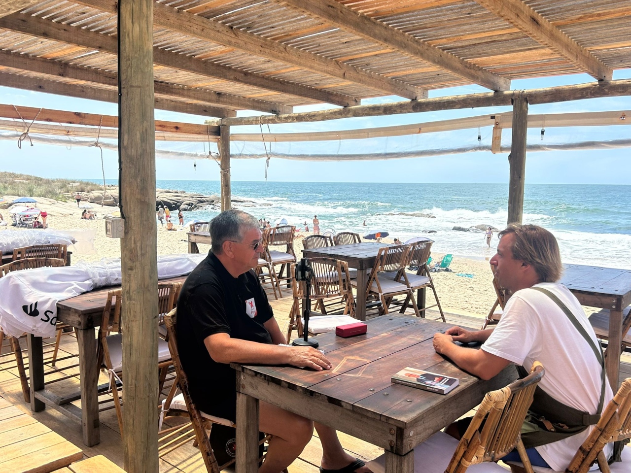 Entrevista a Nacho Algorta en la playa