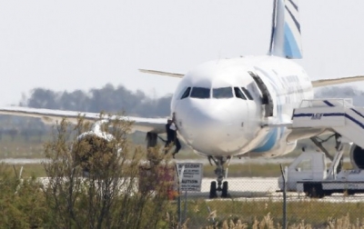 Finaliza sin v&iacute;ctimas secuestro de avi&oacute;n egipcio