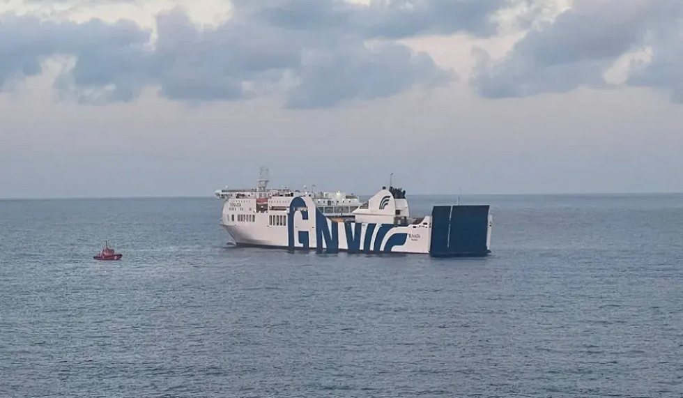 Salvataje a buque de pasajeros que cubr&iacute;a la ruta Valencia-Palma