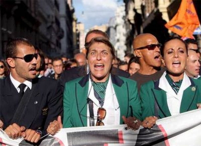 Alitalia s&iacute;, Pluna no, las aerol&iacute;neas DE bandera y los pol&iacute;ticos analfabetos del aire