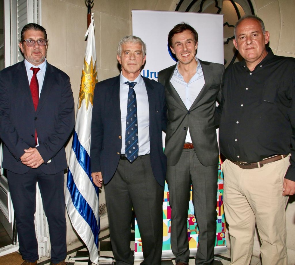 Ignacio Curbelo; Mariano C&uacute;neo Libarona; Roberto Garc&iacute;a Morit&aacute;n y Roque Baudean