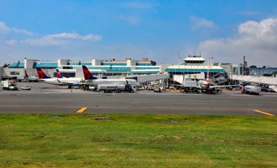 Guerra de tarifas hace caer a firmas a&eacute;reas en EE.UU.