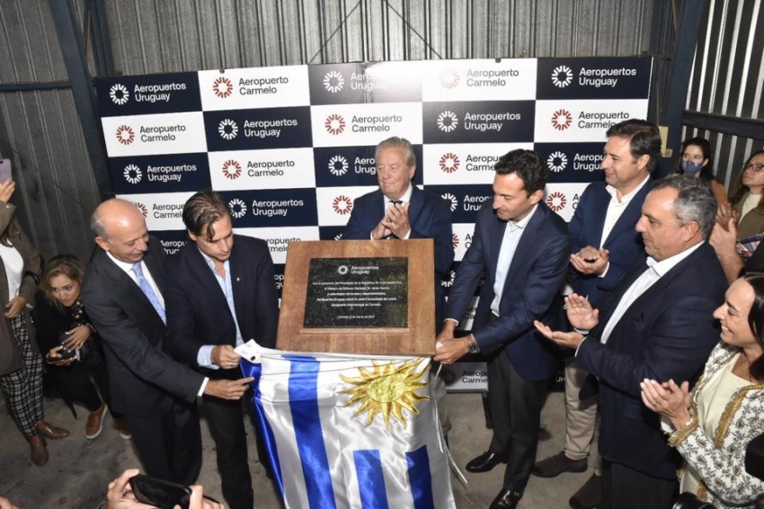 Aeropuertos Uruguay colocó la piedra fundacional del nuevo Aeropuerto Internacional de Carmelo
