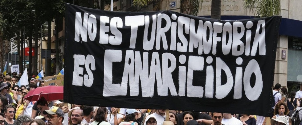 Las protestas contra el turismo masivo en Canarias llegan a varios de los principales n&uacute;cleos