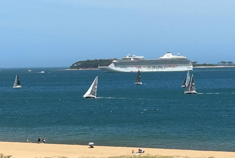 Enero en Punta del Este: 78% la ocupaci&oacute;n hotelera; -50% pasajeros de aerol&iacute;neas y en vuelos privados se super&oacute; r&eacute;cord de 2011