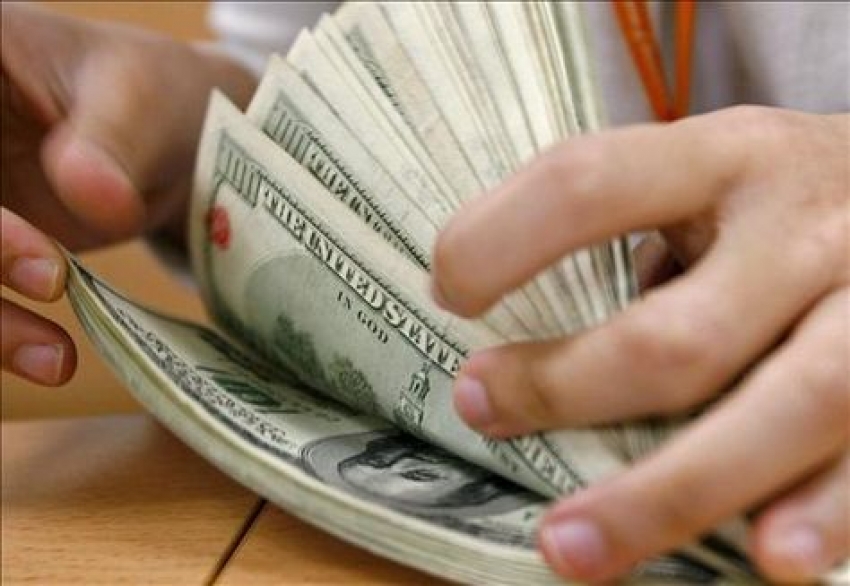 Sobre el impuesto al d&oacute;lar
