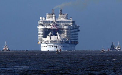 Los cruceros abandonan la batalla por el tama&ntilde;o