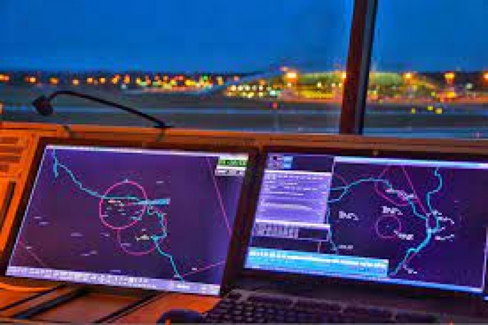 La historia de nunca acabar: controladores a&eacute;reos en conflicto