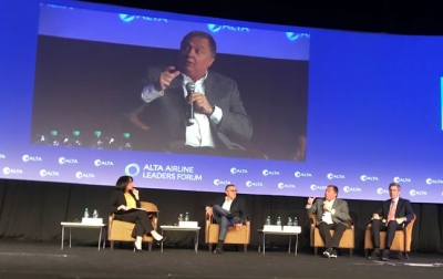 Gabriela Fr&iacute;as de CNN conduce el panel de CEO&acute;s de #ALTAforum
