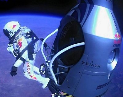 El v&iacute;deo in&eacute;dito del incre&iacute;ble salto estratosf&eacute;rico del &rsquo;loco&rsquo; aventurero austr&iacute;aco
