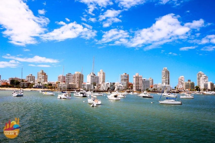 Uruguay vacuna a toda m&aacute;quina para ganarle al virus y reactivar el turismo