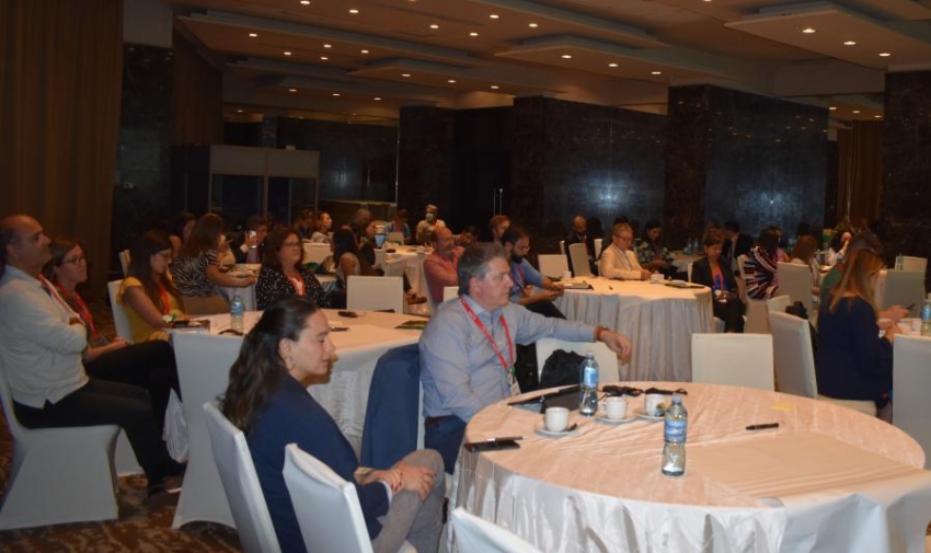 Karina Fortete, Asesora de la Divisi&oacute;n Turismo de Montevideo junto a Agust&iacute;n Maddocks, Gerente General de Hilton Uruguay en representaci&oacute;n de AHRU integrando el Bureau de Montevideo, asisten a la presentaci&oacute;n de Estados Unidos