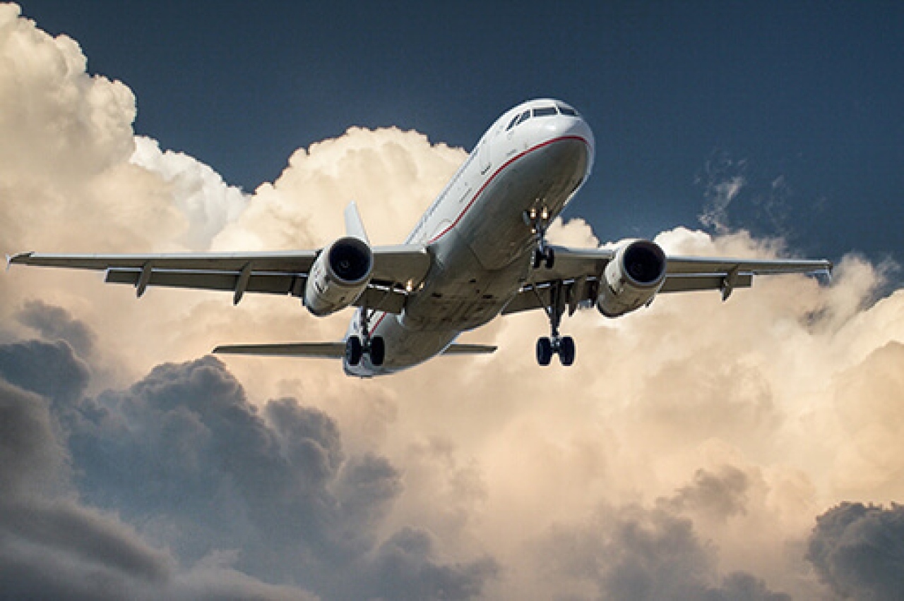 Cierre del espacio a&eacute;reo venezolano y la falla de los A320neo