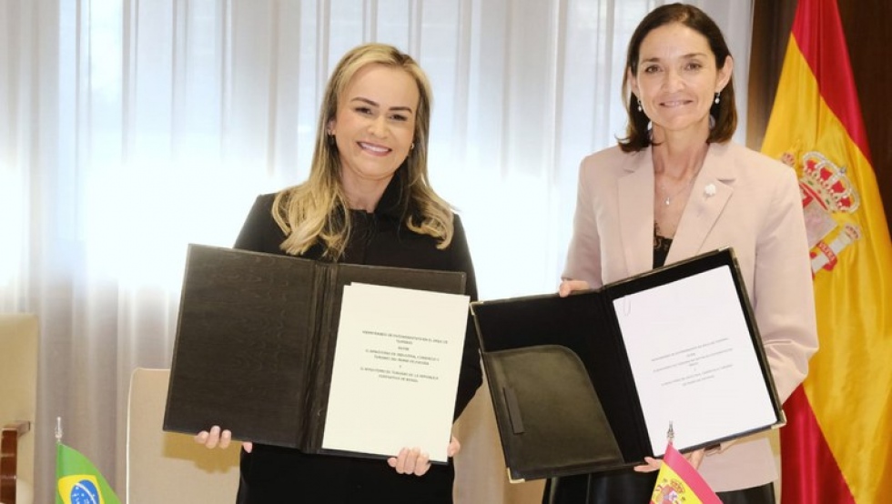 Las ministras de Turismo de Brasil, Daniela Carneiro, y de Espa&ntilde;a, Mar&iacute;a Reyes, se reunieron durante una agenda oficial en Madrid.