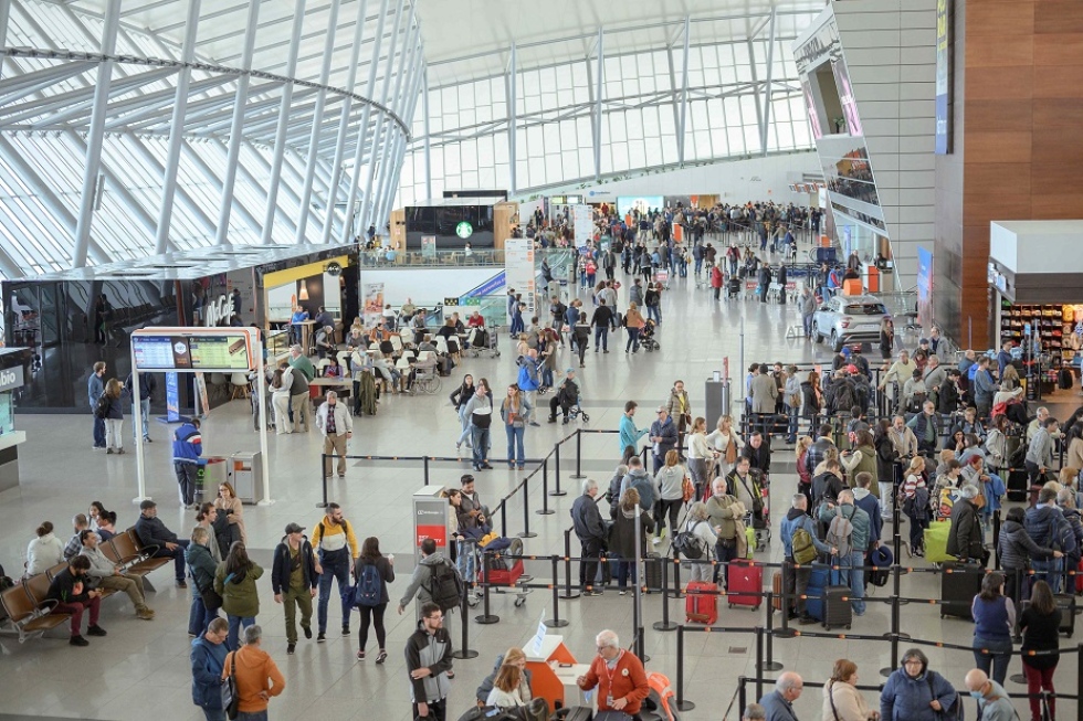 Aeropuerto de Carrasco celebra r&eacute;cord hist&oacute;rico de pasajeros en enero