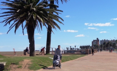  Corredores en la Rambla de Montevideo.
