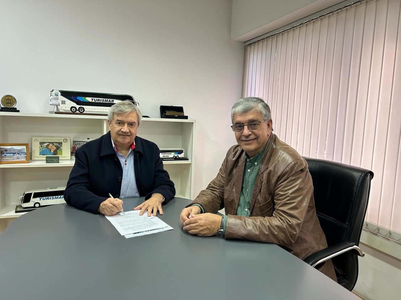 Fernando Chainca Fuentes, Gerente general de Turismar y Sergio Antonio Herrera, Director ejecutivo del Grupo PDA