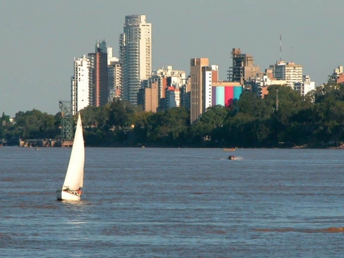 Rosario: la Chicago argentina se qued&oacute; sin vuelos a Lima