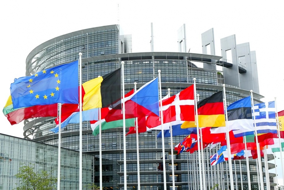 Bruselas defiende la transparencia de acuerdo de aviaci&oacute;n con Qatar mientras eurodiputados piden su revisi&oacute;n