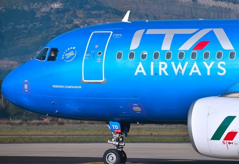 Avi&oacute;n tuvo que aterrizar de emergencia en el Aeropuerto de Carrasco por la muerte de un pasajero