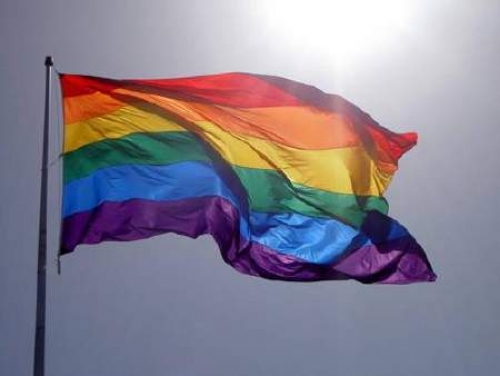 Turismo gay, nudismo, discriminaci&oacute;n y contradiscriminaci&oacute;n