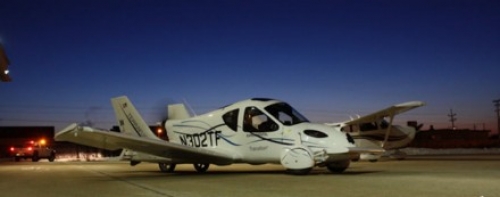 Presentan el primer coche volador que podr&aacute; utilizarse en aire y en tierra a partir de 2011