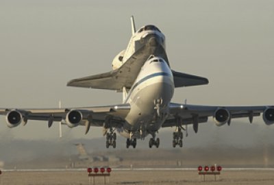 El Jumbo que llevaba al transbordador espacial sobre el &ldquo;lomo&rdquo; va al museo 