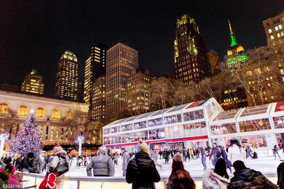 Pista de patinaje de Bryan Park en Nueva York.