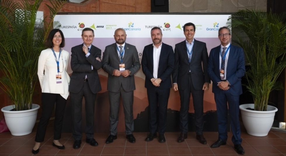 Irene Gracia Lacarra (Aena), Ignacio Biosca (Aena), Carlos &Aacute;lamo (Turismo de Gran Canaria), Miguel Sanz (Turespa&ntilde;a), Pablo Llinares (Turismo de Gran Canaria) y Luis L&oacute;pez Chap&iacute; (Aena).