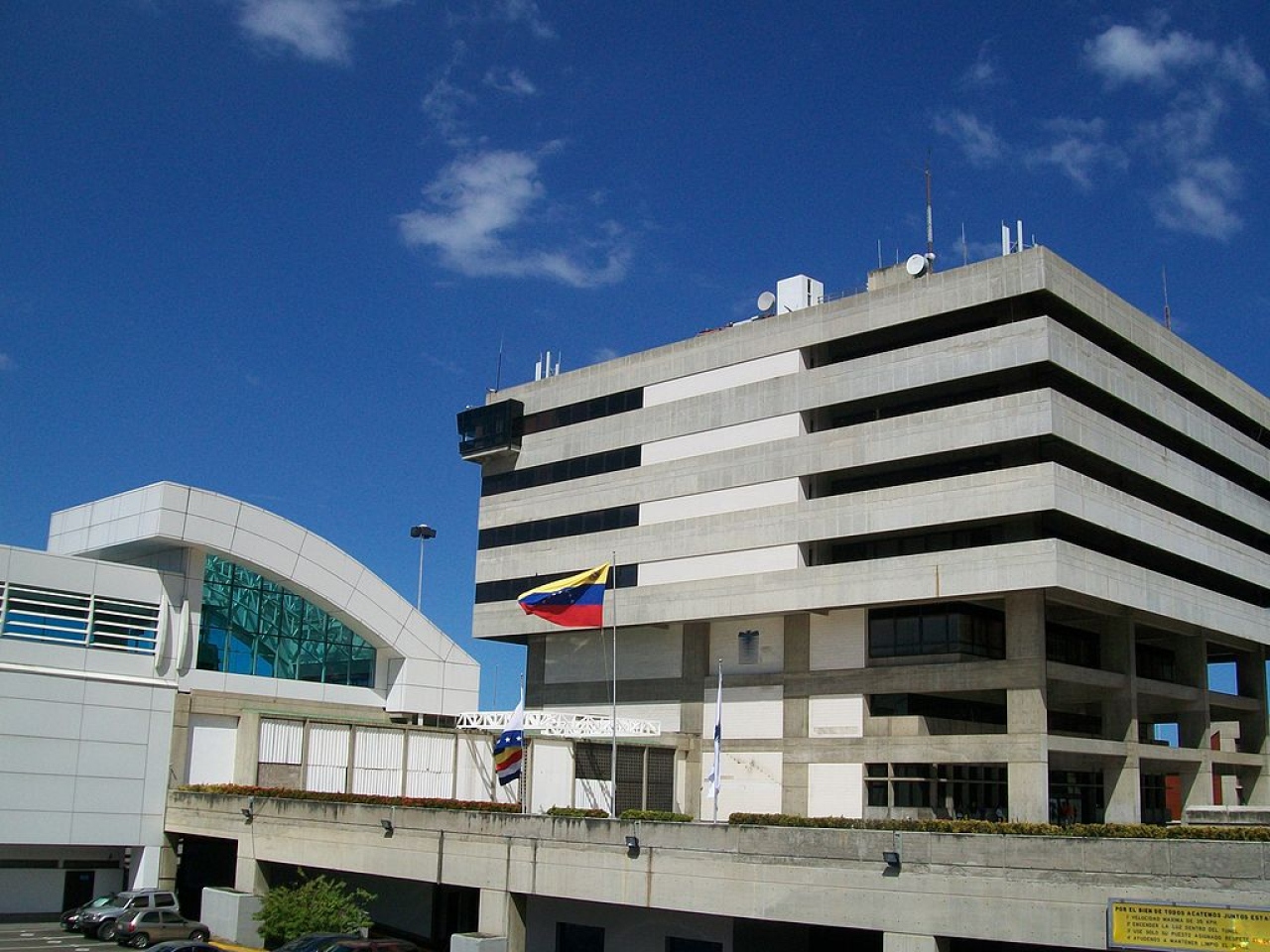 IATA pide al gobierno venezolano reconsiderar la decisi&oacute;n de revocar los permisos de operaci&oacute;n de las aerol&iacute;neas