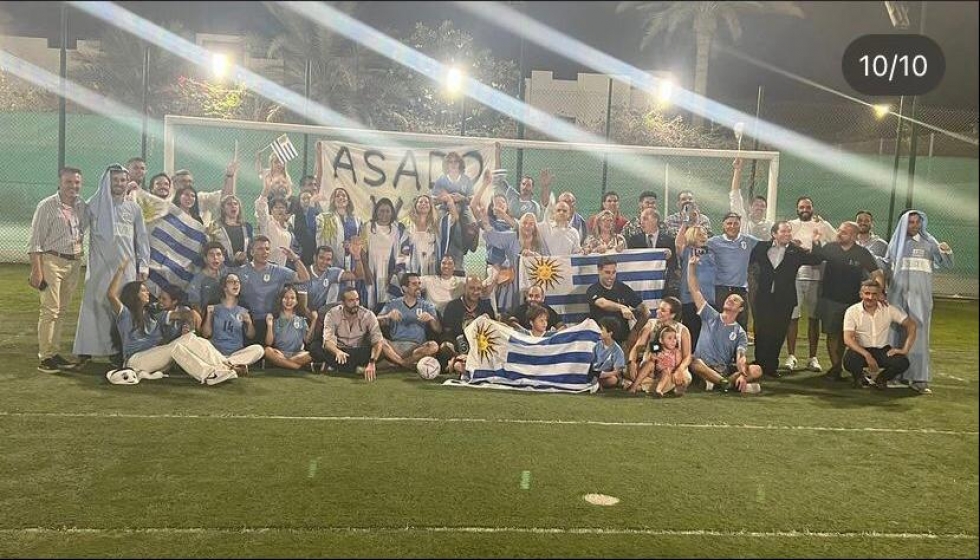 Los uruguayos residentes en Doha le dieron la bienvenida a los periodistas compatriotas acreditados para el Mundial