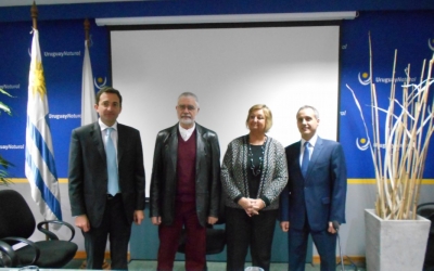 Diego Arrosa, CEO de Puerta del Sur; Benjam&iacute;n Liberoff, Subsecretario de Turismo; Liliam Kechichian, Ministra de Turismo; Javier Mac&iacute;as, Gerente General de Latam Airlines Uruguay.