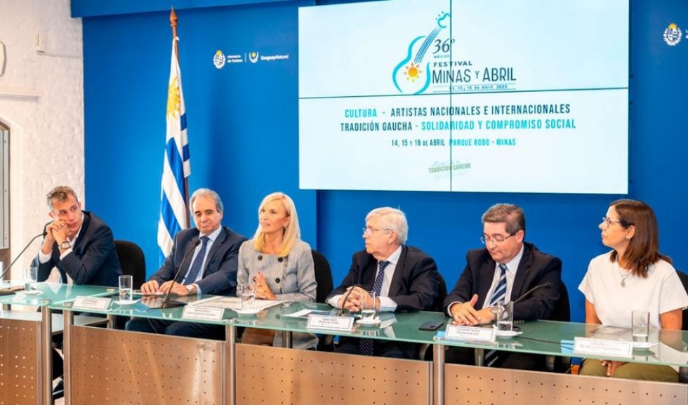 Mario Garc&iacute;a, Remo Monzeglio, Beatriz Argim&oacute;n, Tabar&eacute; Viera, Leonardo Cipriani, Adela Paravis.