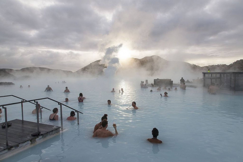 La Blue Lagoon de Islandia, uno de los lugares m&aacute;s visitados por los turistas bloomberg
