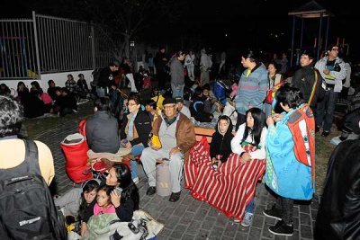 Iquique&ntilde;os vivieron noche de terror tras r&eacute;plica de magnitud 7,6