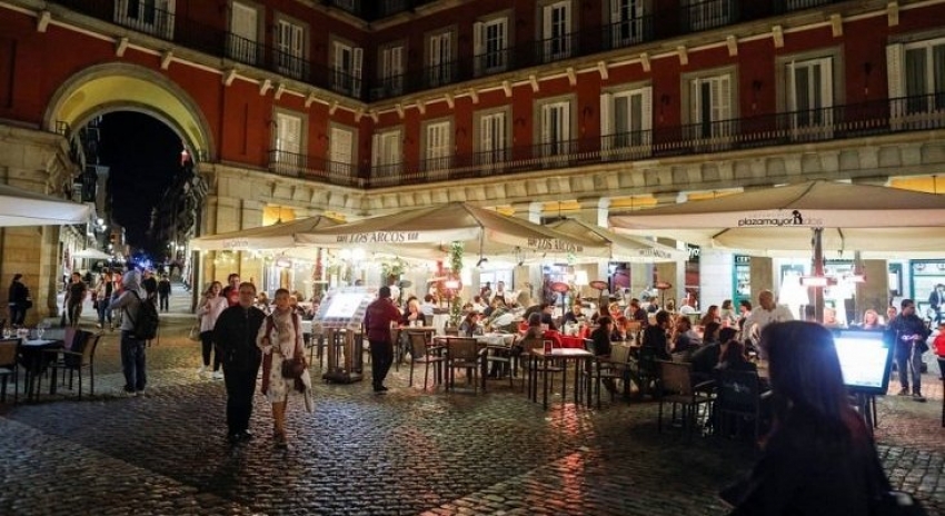 M&aacute;s de un siglo de turismo, m&aacute;s de cuarenta a&ntilde;os de gastronom&iacute;a espa&ntilde;ola en peligro