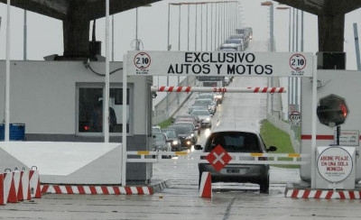 Uruguay facilita el ingreso de viajeros desde Argentina