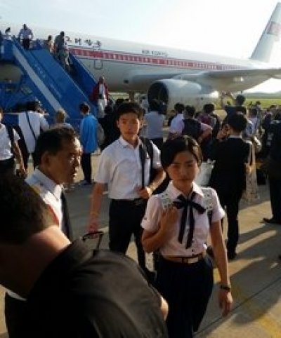 Air Koryo, desfiles militares y hamburguesas sobre el cielo norcoreano