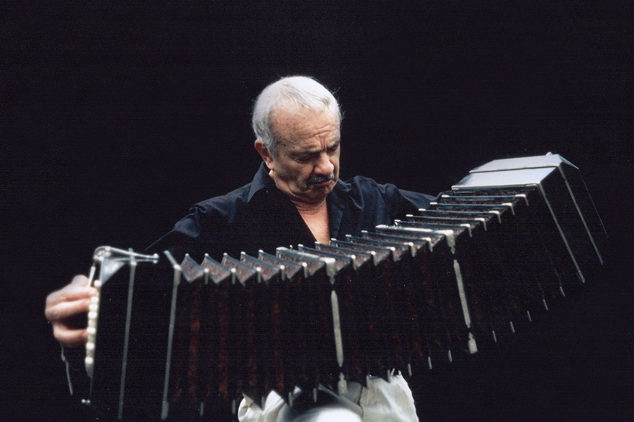 Diego Fischer y Silvina Bullrich; Adolfo Bioy Casares; Astor Piazzolla y Punta del Este "mi lugar en el mundo..."