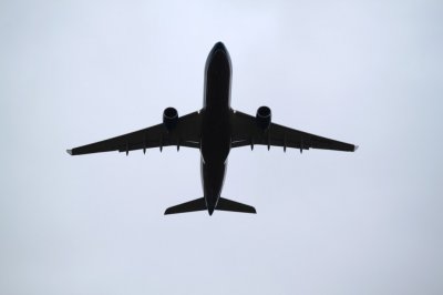 El avi&oacute;n se consolida en carga y pasajeros