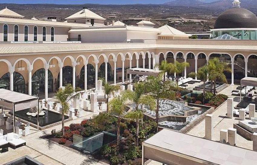 El gobierno espa&ntilde;ol apoya los hoteles 4 y 5 estrellas de las Islas Canarias