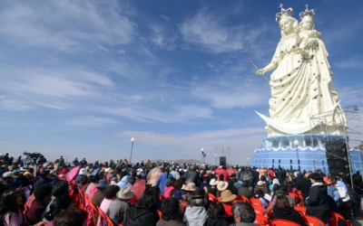 Presentan la monumental estatua de la Virgen del Socav&oacute;n