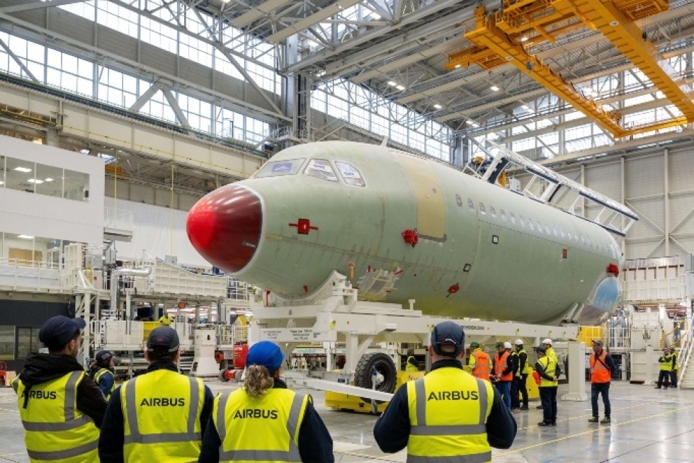 Airbus inaugura la nueva l&iacute;nea de montaje final de la familia de aviones A320 en Toulouse