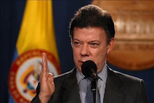  Presidente de AUDAVI Sergio Ba&ntilde;ales, con el presidente colombiano Santos en ANATO