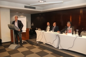 Gustavo Di Cio en plena disertaci&oacute;n el lunes 1 de agosto pasado en el NH Columbia Montevideo