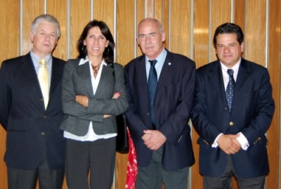 Guillermo Correa, presidente de ACHET; Jacqueline Plass, directora nacional de Turismo; Enrique Meyer, secretario de Turismo de Argentina; y Jos&eacute; Miguel Soto-Luque, director ejecutivo de Interexpo.