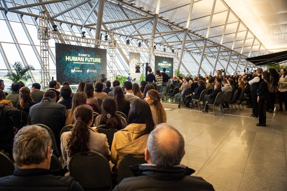 Se realiz&oacute; el Summit IA Human Future: &ldquo;Adentr&aacute;ndonos en la era artificial&rdquo;