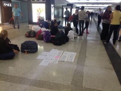 Pasajeros de Conviasa llevan nueve d&iacute;as varados en Maiquet&iacute;a