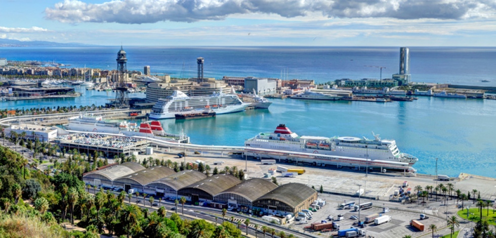 Los cruceros que visitan puertos europeos emiten tanto azufre t&oacute;xico como 1.000 millones de coches
